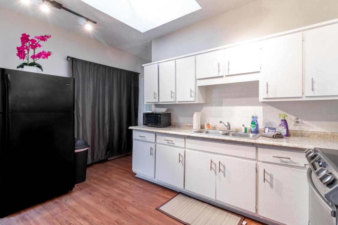 Sunny Sweetheart-Front Apartment Near Riverwalk Колумбус Екстер'єр фото