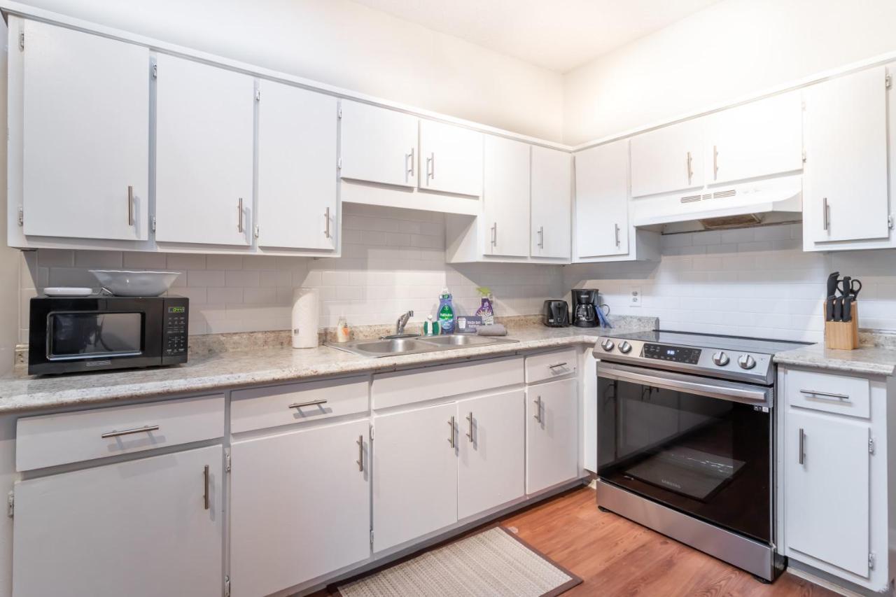 Sunny Sweetheart-Front Apartment Near Riverwalk Колумбус Екстер'єр фото