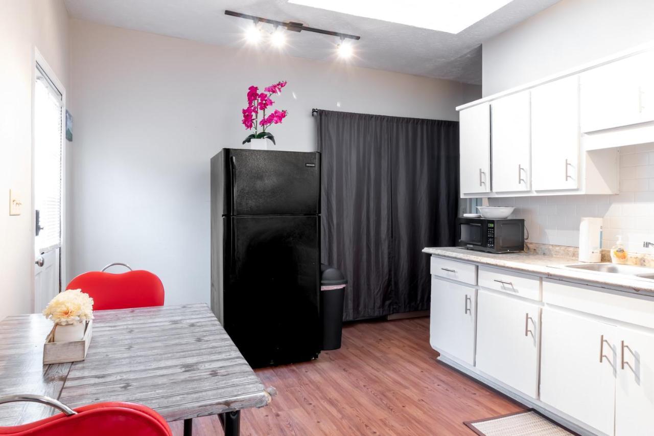 Sunny Sweetheart-Front Apartment Near Riverwalk Колумбус Екстер'єр фото